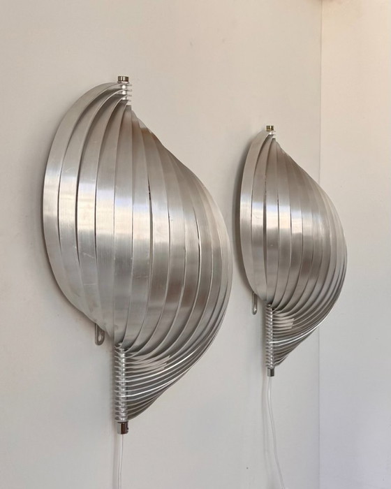 Paar XL vintage metalen wandlampen ontworpen door Henri Mathieu, Frankrijk 1970 – Aluminium (photo 5 of 8)