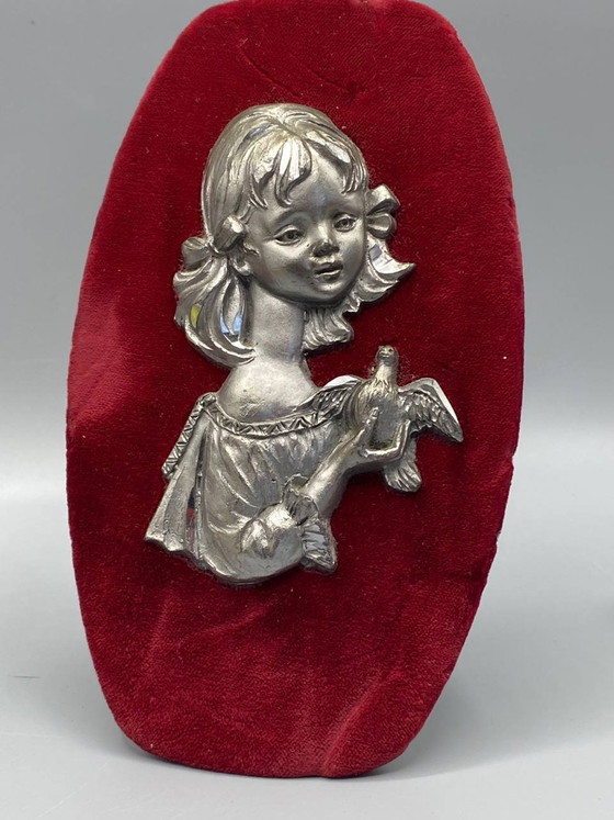 2 Decorative Wall Plaques, Tin Girl Busts on Red Velvet, 1960s-1970s – Decorative Objects (photo 3 of 6)