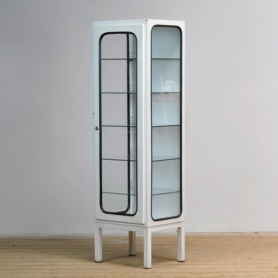 Image 1 of Medizinisches Kabinett aus Eisen und Glas, 1970er Jahre