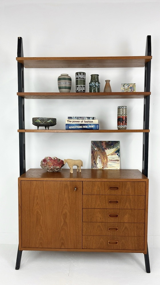 Armadio a muro vintage svedese Boden – Armadi a muro, Metallo, Mid Century Modern (photo 2 of 13)