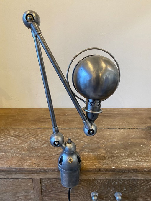 Jieldé bureaulamp, twee armen van 40 cm met een industriële grafieten voet, Jean Louis Domecq, vintage uit de jaren 1950