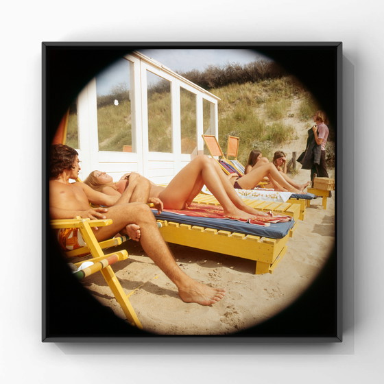 Image 1 of 1 photographie de plage prise au fisheye, style milieu du XXe siècle, Pays-Bas, années 1970