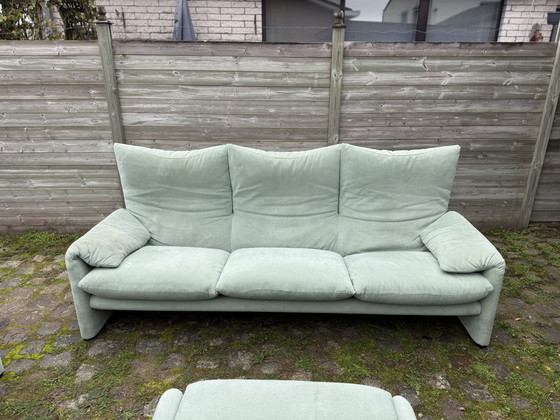 Image 1 of Vintage Cassina Maralunga-set – iconisch Vico Magistretti-ontwerp in zeldzaam mintgroen alcantara