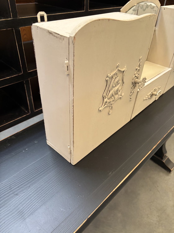 Image 1 of Vintage Brocante wandkastje / hangkastje