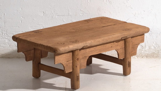 Antieke lage tafel van grenenhout – China, circa 1930 – Salontafels (photo 3 of 40)
