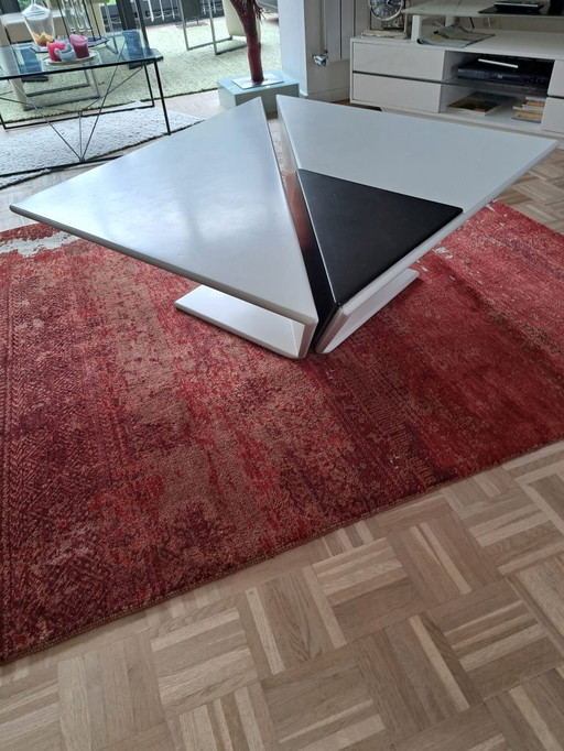 Table basse design des années 80