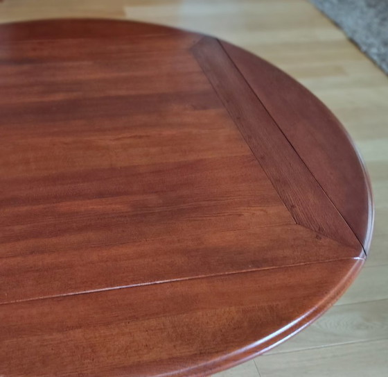 Image 1 of Dining table , round with folding sides