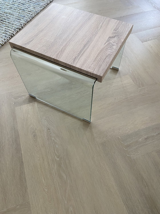 Image 1 of Designer-Beistelltisch 53x55 cm, 42 cm hoch, in ausgezeichnetem Zustand.