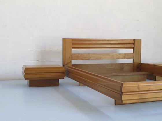 Image 1 of Estructura de cama de 140 cm y par de mesitas de noche de olmo macizo Regain France