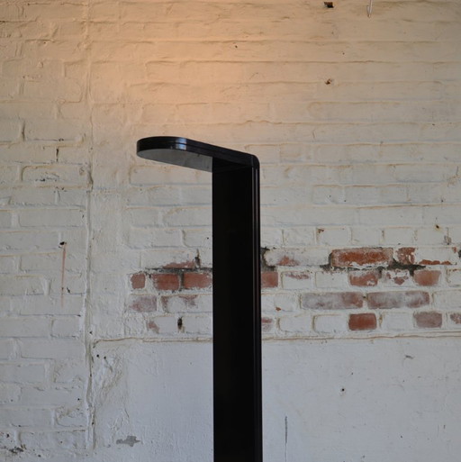 1x Stehleuchte mit Aufwärtsbeleuchtung