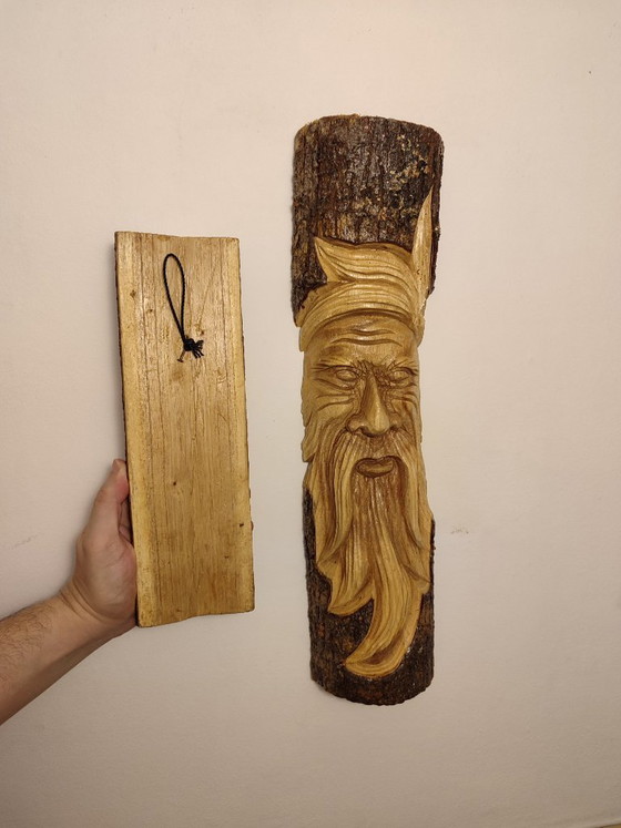 Image 1 of 4 handgefertigte Figuren aus Holzstämmen