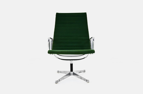 Image 1 of Poltrona verde EA124 di Charles e Ray Eames per Herman Miller, anni &#39;70