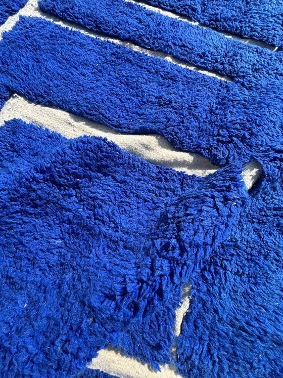 Image 1 of Marokkaans blauw Beni Mrirt tapijt 300x340 cm - Handgemaakt wollen tapijt, blauw geometrisch vloerkleed