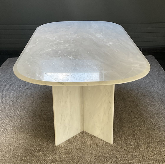 Image 1 of Eettafel Uit Carrara Marmer