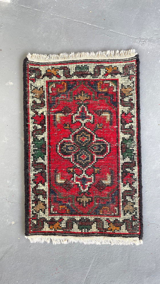 Image 1 of Vintage vloerkleed - 43cm x 68cm