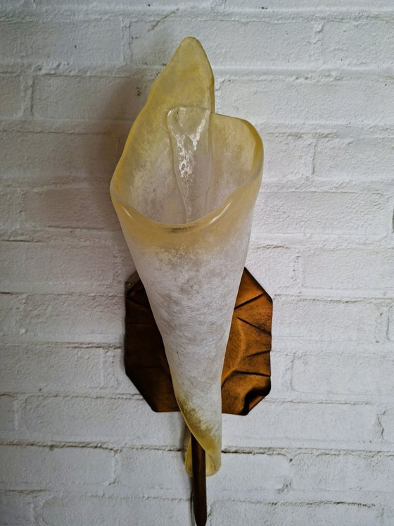 Image 1 of Sillux Designer-Wandleuchte mit bernsteinfarbenem Glas.