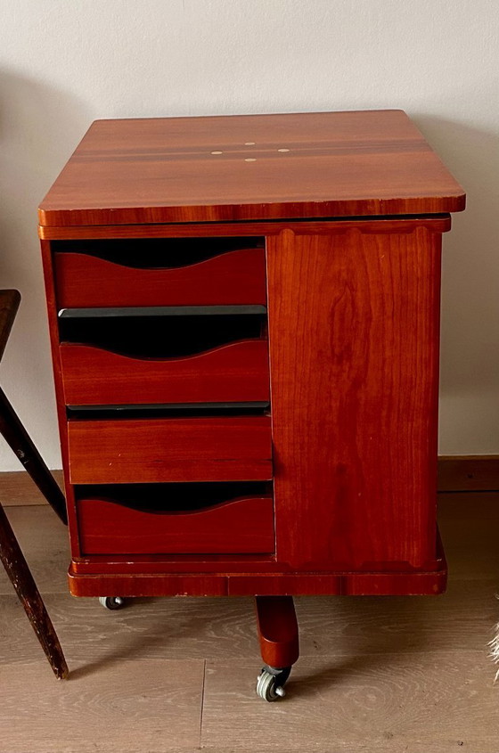Image 1 of Giorgetti book carousel / side table