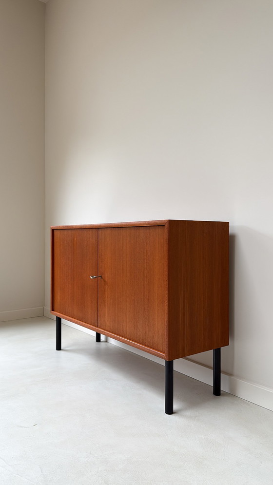 Image 1 of Vintage teak houten kast / dressoir met 2 deuren