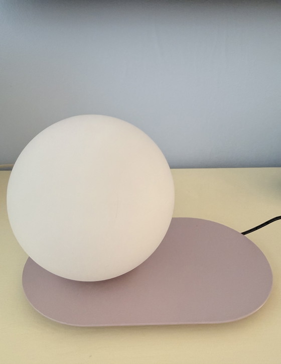 Image 1 of Vintage globe lamp on a plateau