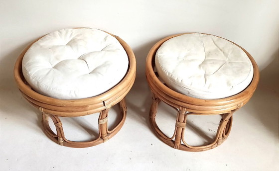 Image 1 of Coppia di pouf in bambù e rattan degli anni '70, diametro 44,8 cm.