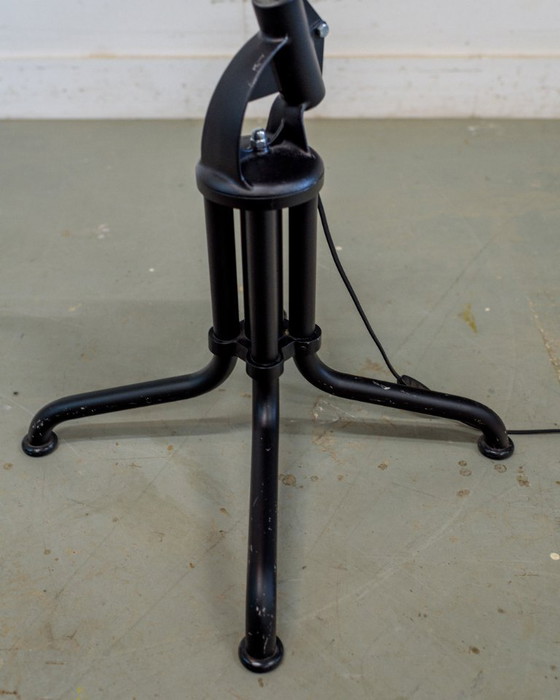 Image 1 of 'the Atelier Spot' – Vintage Tripod Floor Lamp from Photo Studio
