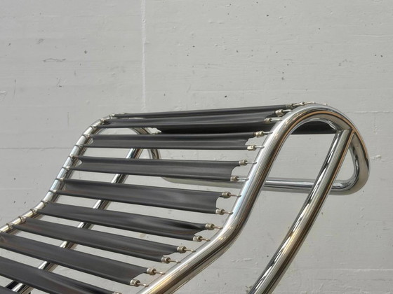 Cassina LC4 Chaises longues en Peau de Poney – Le Corbusier, Pierre Jeanneret & Charlotte Perriand – Metal (photo 3 of 26)