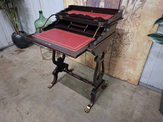 Image 1 of Secrétaire ou bureau d'écriture ancien, bureau de dame, dimensions 60 x 40 cm et 72 cm de hauteur