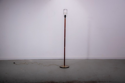Lampadaire danois en teck et laiton, vers 1960