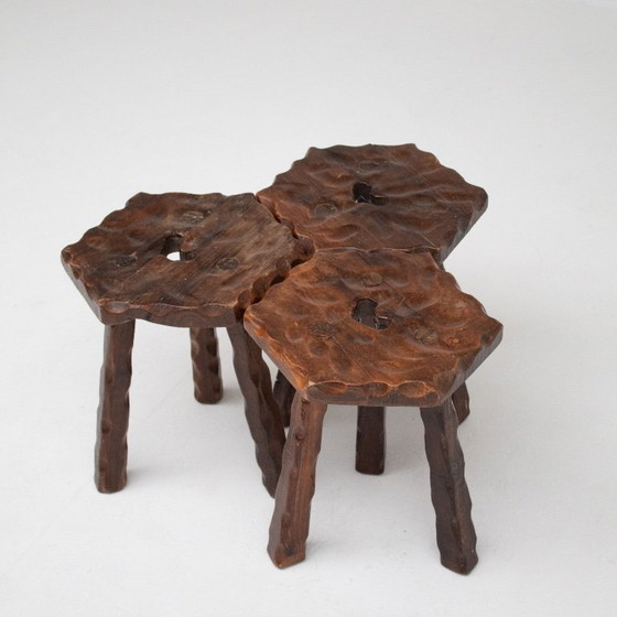 Image 1 of Set van drie handgesneden houten krukjes