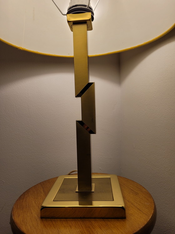 Image 1 of Lampada da tavolo vintage a forma di grattacielo.