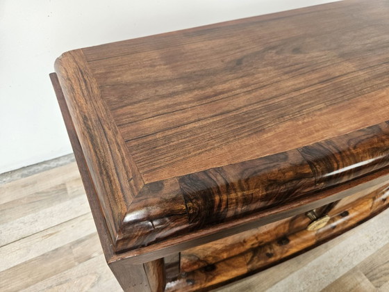 Image 1 of Toscaanse Art Deco kaptafel uit de jaren 40 van walnootwortelhout.