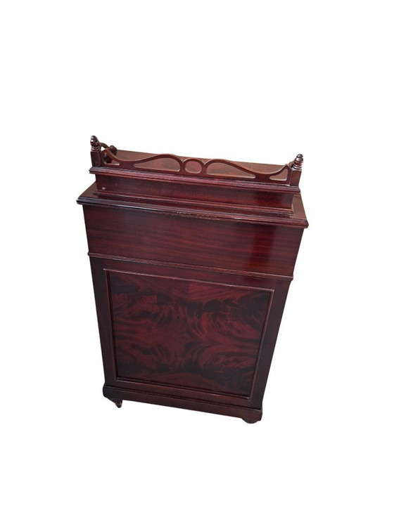 Image 1 of Eleganter Schreibtisch „Davenport“ aus Mahagoni