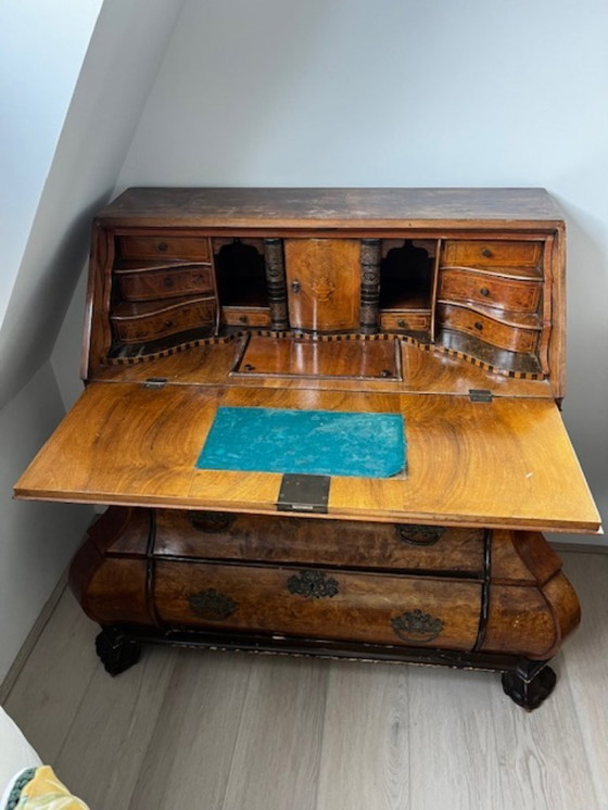 Image 1 of Secrétaire de cabinet ancien en forme de bombe ou de ventre