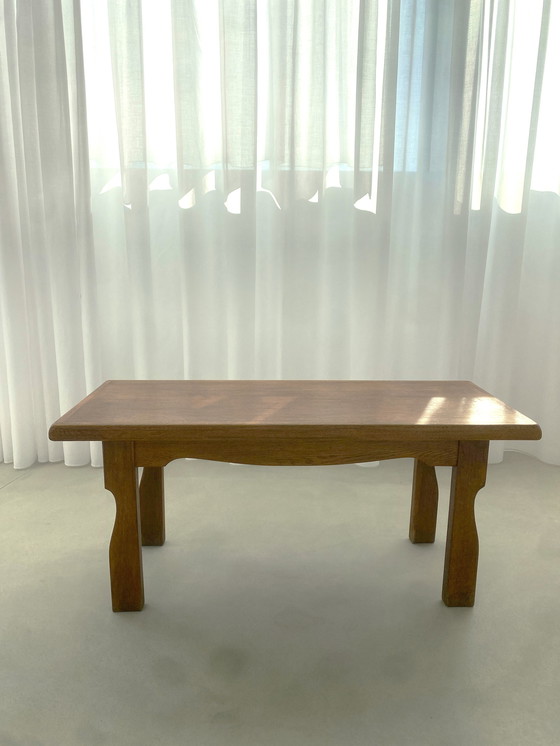 Image 1 of Table basse vintage en chêne français - Rustique et intemporelle