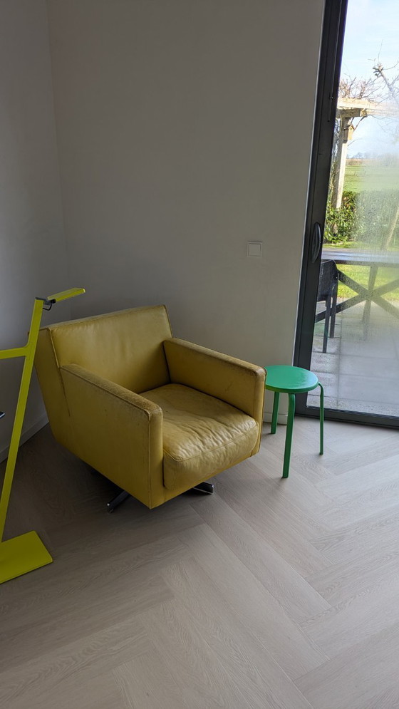 Image 1 of Schöner gelber Sessel