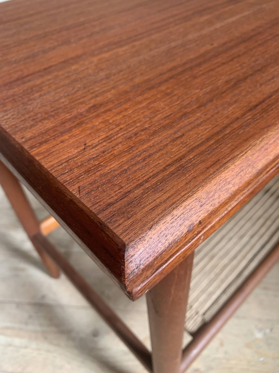 Tavolino da caffè vintage in teak e corda con portariviste. – Tavolini, Scandinavian (photo 7 of 10)