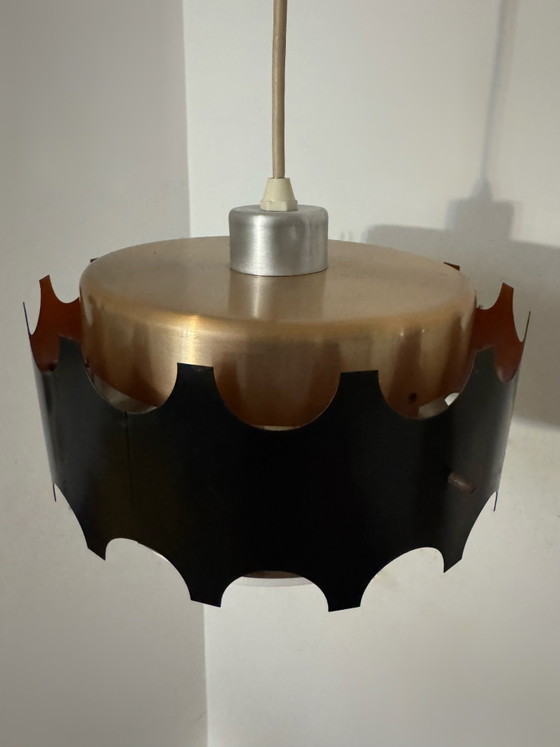 Image 1 of Hanglamp in zwart en koperkleurig design uit de jaren 60