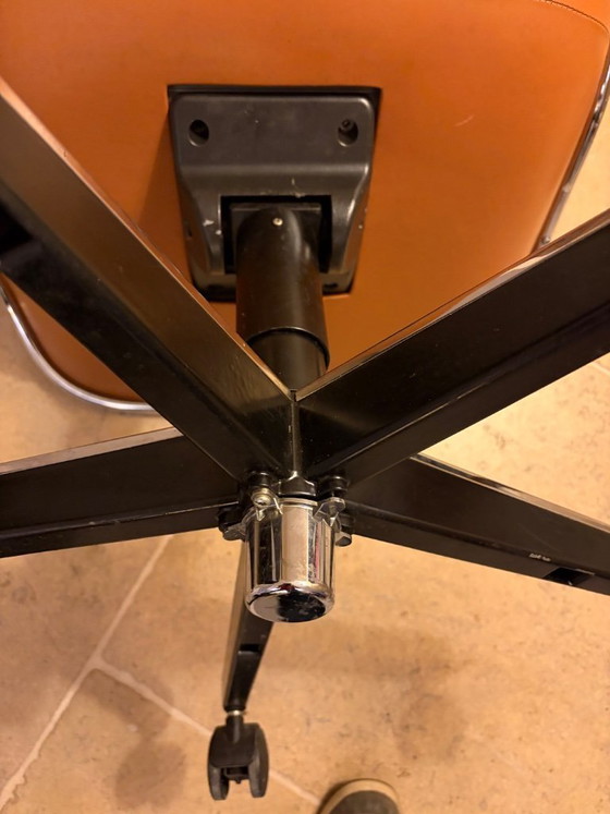 Image 1 of 2 x Knoll Pollock office chairs