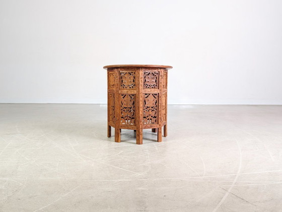Image 1 of Handgeschnitzter Teetisch Art Déco Couchtisch Indien Walnuss