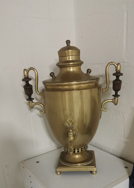 Samovar russo