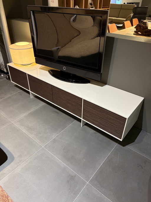 Bert Plantagie “vestidor de televisión” 