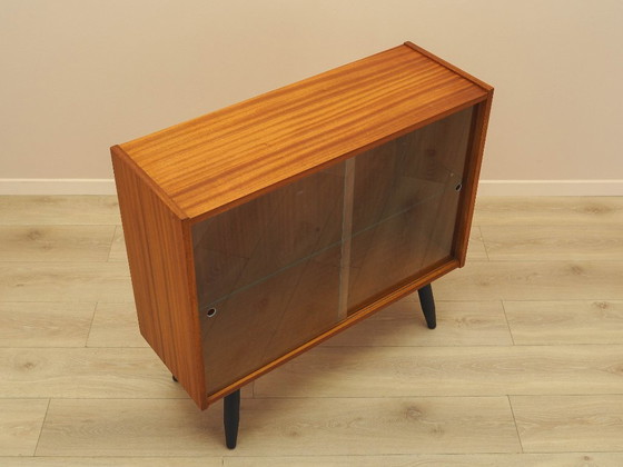 Vitrina danesa con puertas correderas de cristal, chapa de caoba, década de 1970. – Wood (photo 8 of 15)