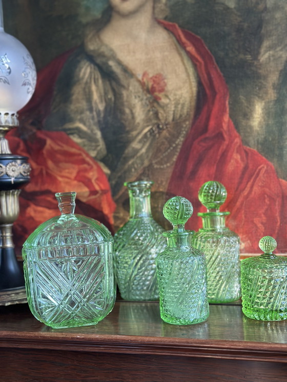 Image 1 of Elegante set da toeletta in vetro uranio Art Déco – 5 pezzi – ca. anni '20-'30