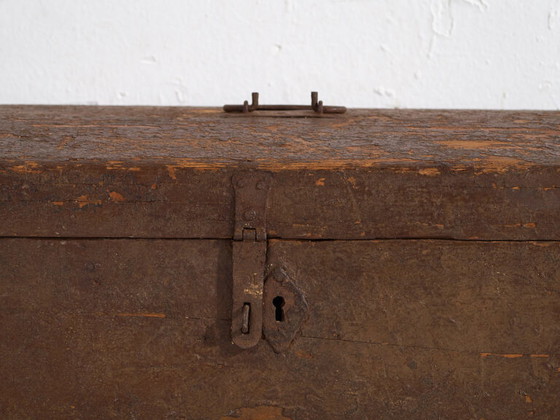 Coffre ancien avec structure métallique (c.1920) #3 – Commodes, Metal, Rustic (photo 19 of 34)