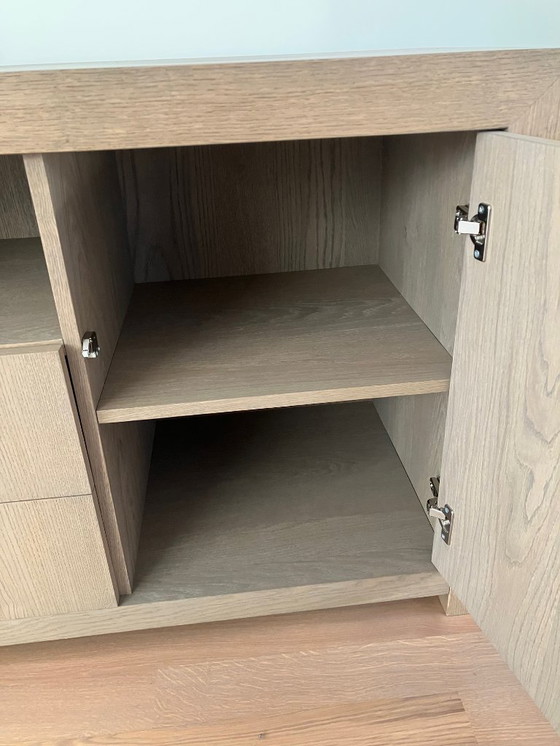 Image 1 of Dressoir