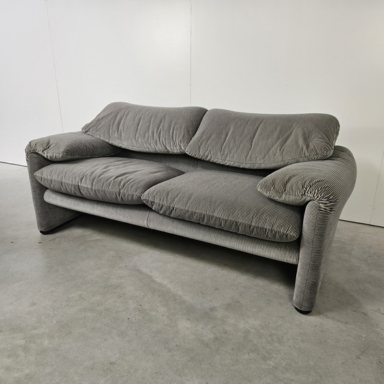 Image 1 of Italiaanse Cassina Maralunga, gestreept lichtgrijs/blauw