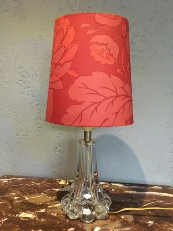 Lampada da tavolo in cristallo Vannes Le Châtel con paralume in tessuto rosso, anni '70, Lampade da tavolo (foto 2 di 9)