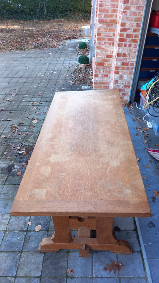 Image 1 of Esstisch aus massiver Eiche