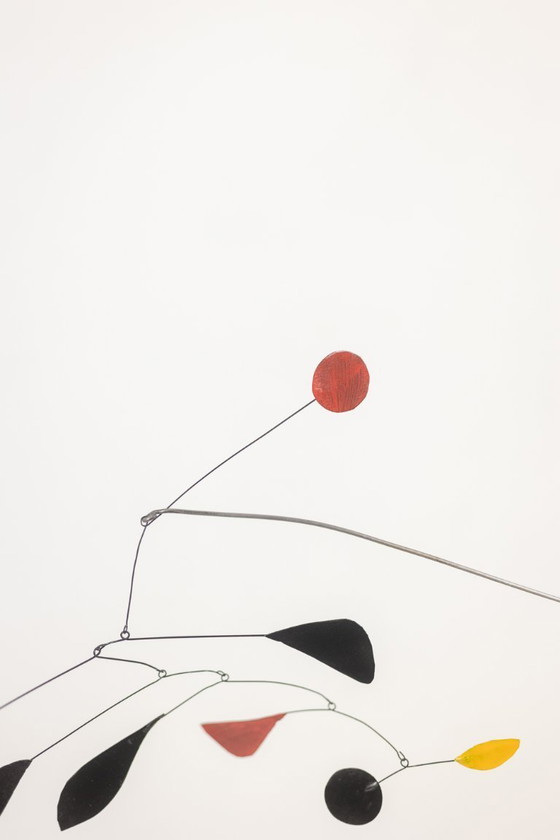 Image 1 of Escultura de Olivier Vonet en metal lacado en negro, rojo y amarillo. Contemporánea.