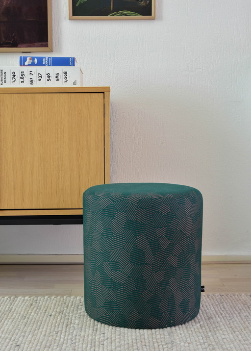 Round green pouf in Kvadrat Razzle Dazzle fabric - Ø37 cm x H40 cm